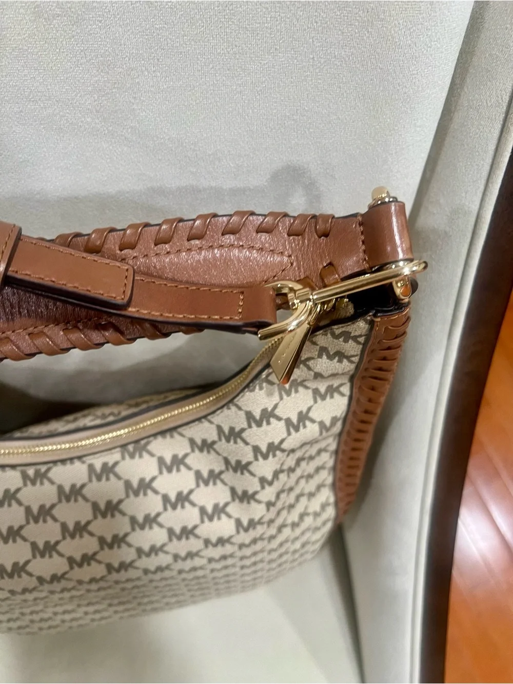 Michael Kors print carry